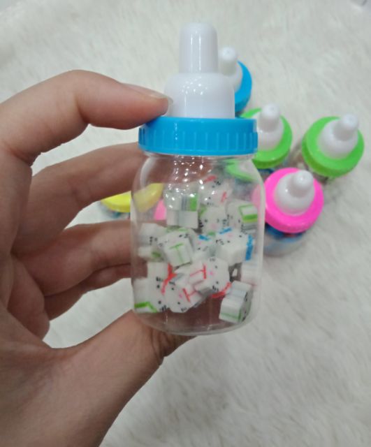 Gôm mini trong bình sữa Doraemon và Kitty 1cmx1cmx24 cục SP000029