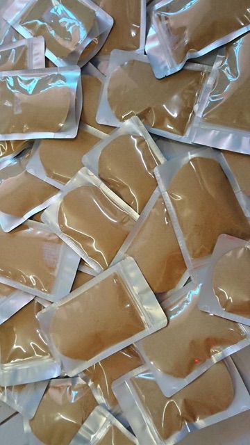 Bột đút chim non Tropican gói lẻ 100g