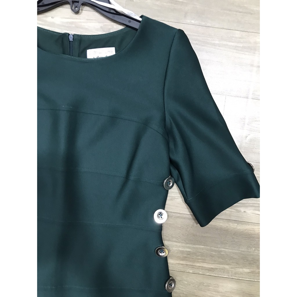 Đầm xanh rêu tay lỡ Signature vnxk