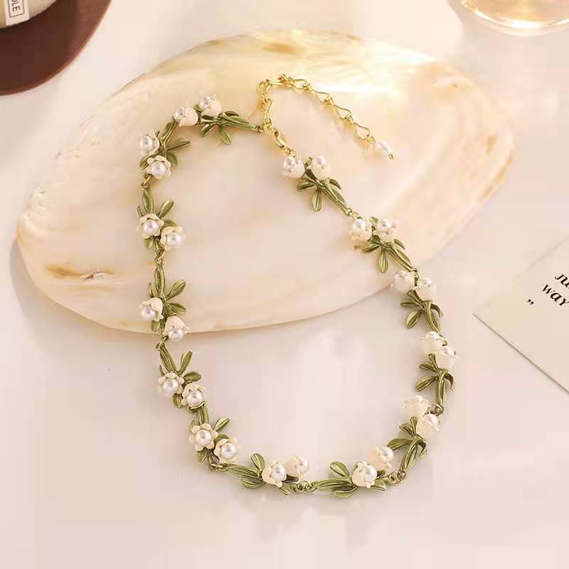 Khuyên Tai/ Vòng Tay/ Vòng Tay Hình Hoa Lily Trắng Siêu Đẹp Thời Trang Xuân Hè