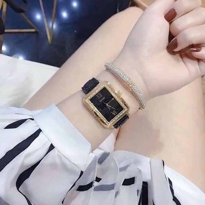 Đồng hồ Guess nữ dây da mầu đen mặt chữ nhật 32x28mm cá tính thời trang giá rẻ