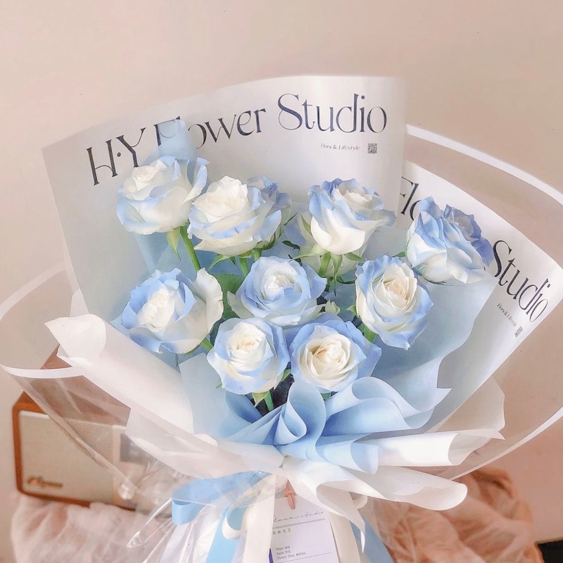 Bó hoa hồng xanh nhân tạo dùng cho ngày lễ tình nhân