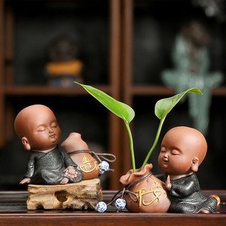 Tượng chú tiểu gốm trang trí để bàn