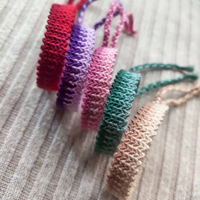 Vòng tay handmade phối hai màu A08