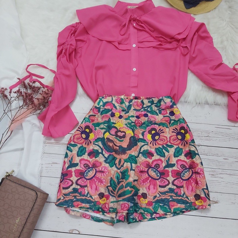 Set bộ quần váy họa tiết hoa áo sơ mi Hồng kiểu