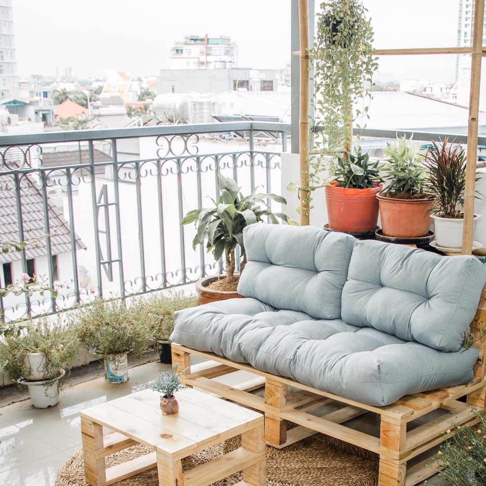 Combo Sofa + bàn trà gỗ thông pallet