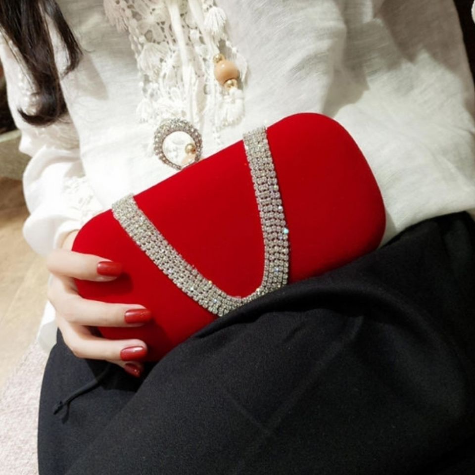 Ví cầm tay đính đá sang trọng dành cho nữ