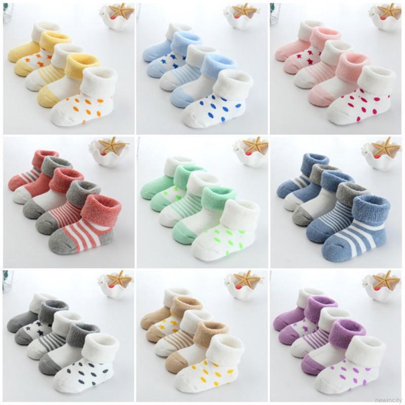 Bộ 5 Đôi Vớ Cotton Giữ Ấm Mang Trong Nhà Họa Tiết Hoạt Hình Xinh Xắn Dành Cho Bé Trai Và Bé Gái