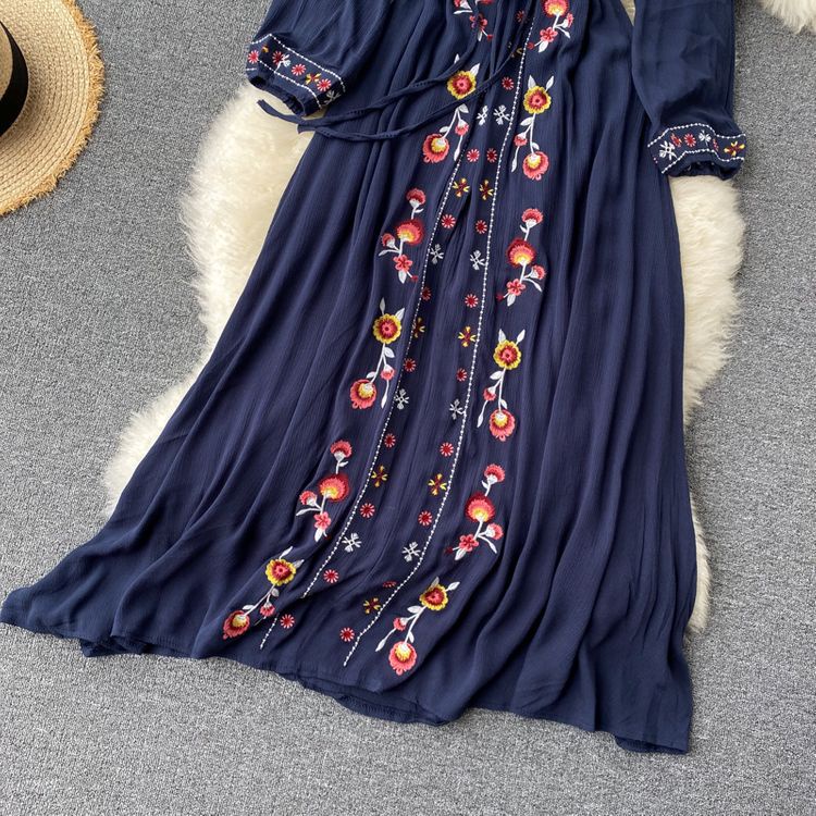 Váy boho maxi du lịch biển thêu hoa sắc nét