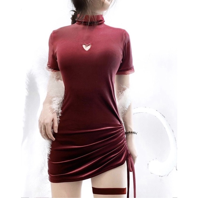 Đầm ôm body khoét trái tim