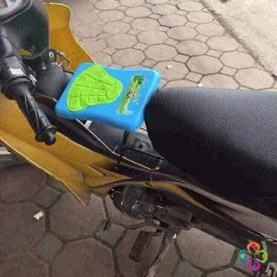 Ghế xe máy gấp gọn