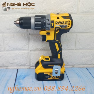Máy khoan vặn vít động lực DCD796
