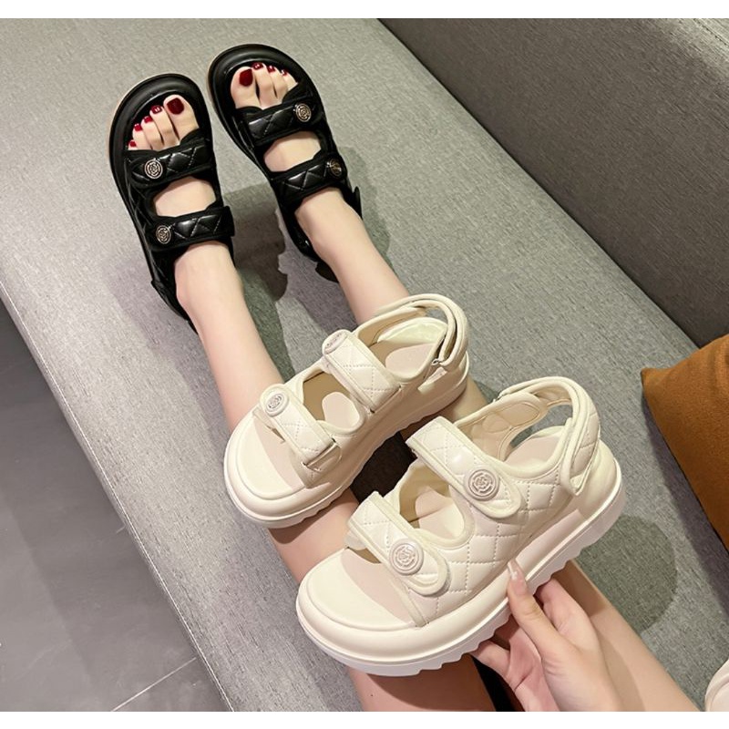 Sandal học sinh hot trend năm 2022 mẫu đế răng cưa mã HV 777