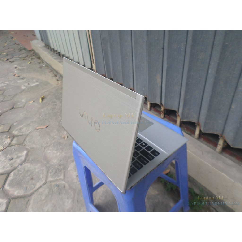 laptop cũ, sony vaio SVT13, core i5 3317 ram 4gb, ultrabook siêu mỏng , vỏ nhôm sang trọng