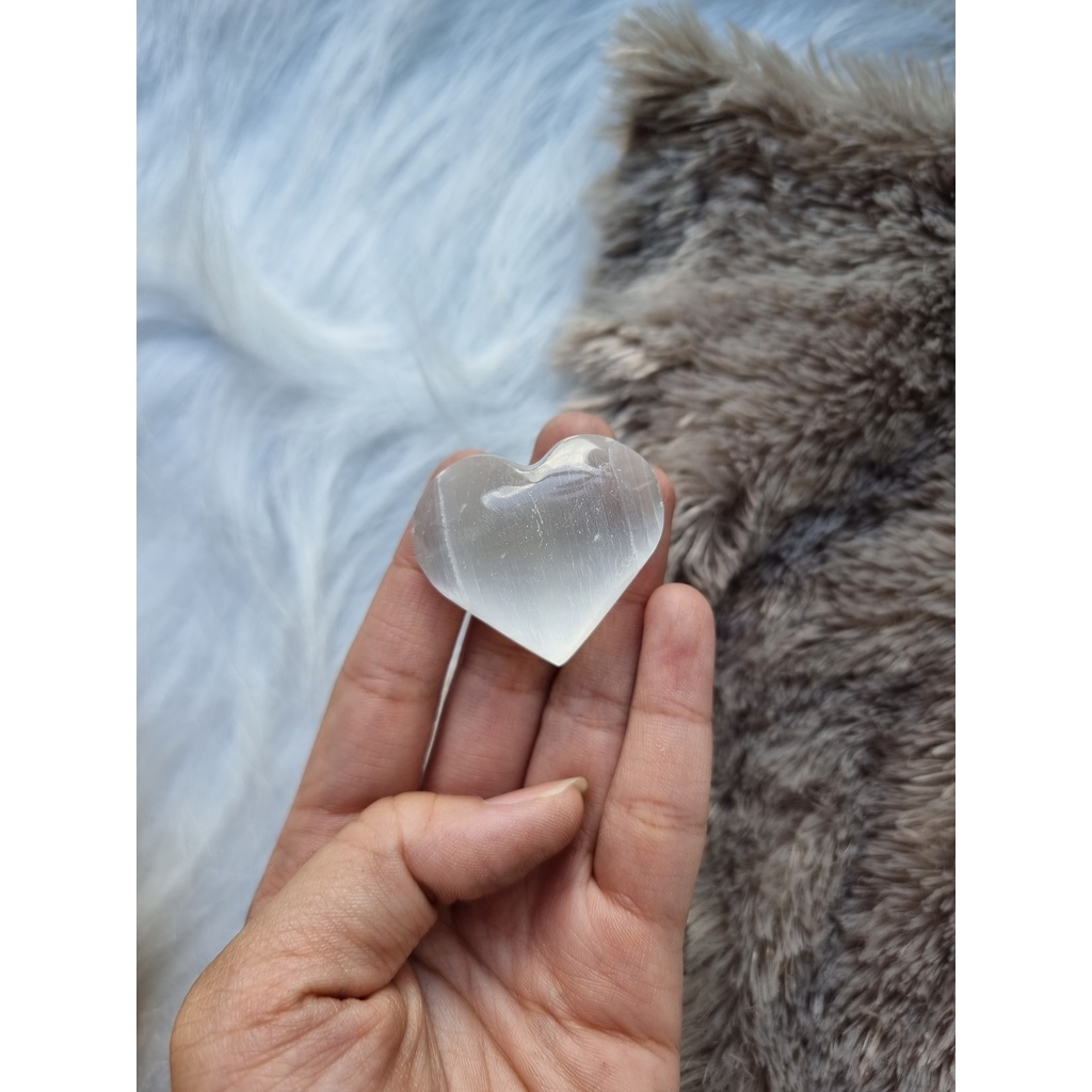 Tim đá thanh tẩy Selenite - Selenite Heart khuếch đại năng lượng dùng trong Tarot, Reiki, phong thủy, thiền định