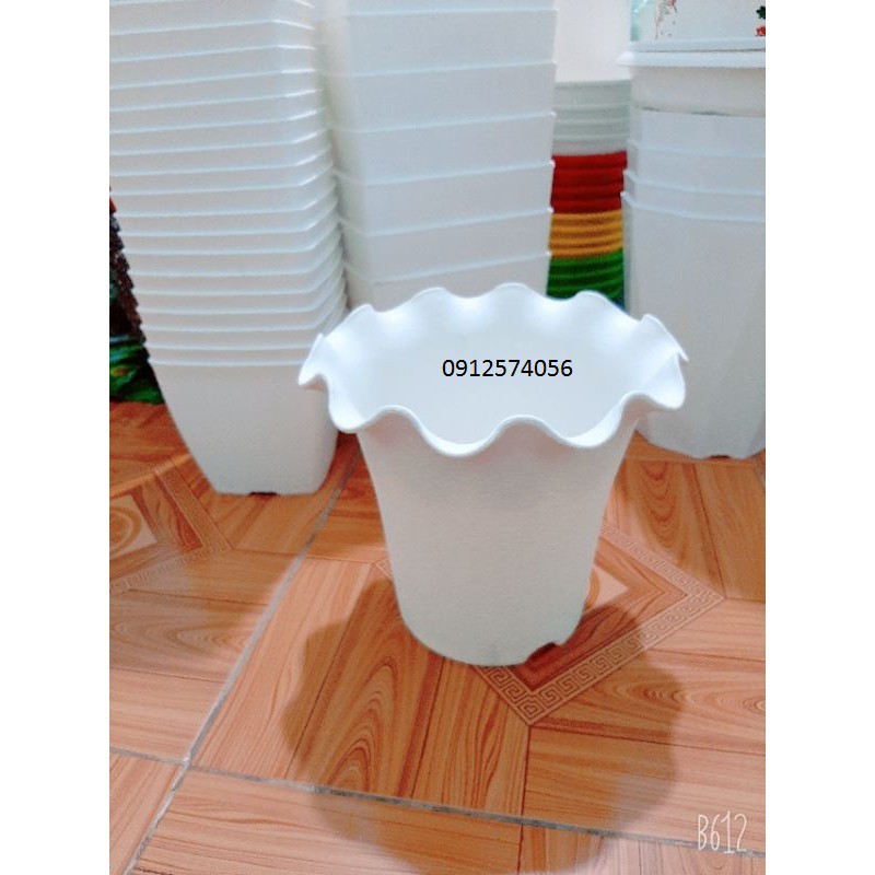 Chậu nhựa trồng cây rộng 19cm x cao 21cm