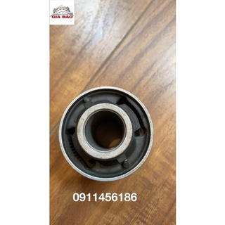 Cao su đầu càng a nissan sunny