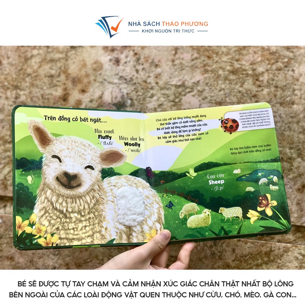 Sách - Sờ chạm khám phá Touch and Feel thế giới động vật song ngữ Việt Anh