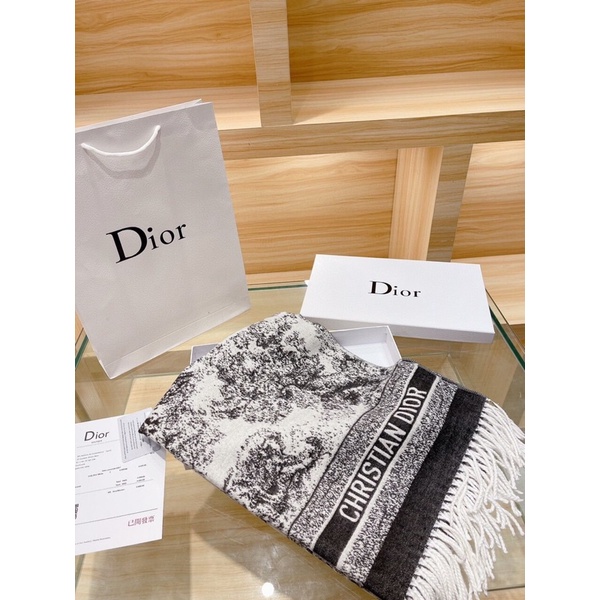 Khăn quàng diỏr 96% từ lông cừu siêu mịn