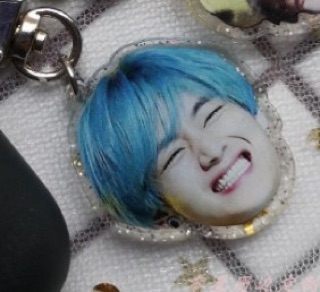 (Sẵn) Móc khoá BTS V Fan art (Hàn)