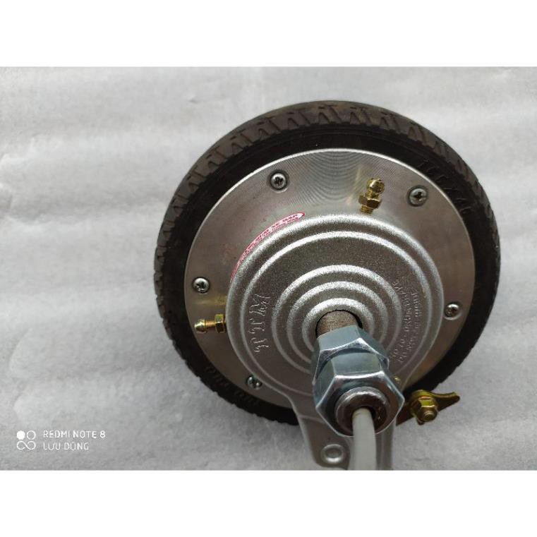 Trục để chế bánh xe cân bằng thành 2 trục