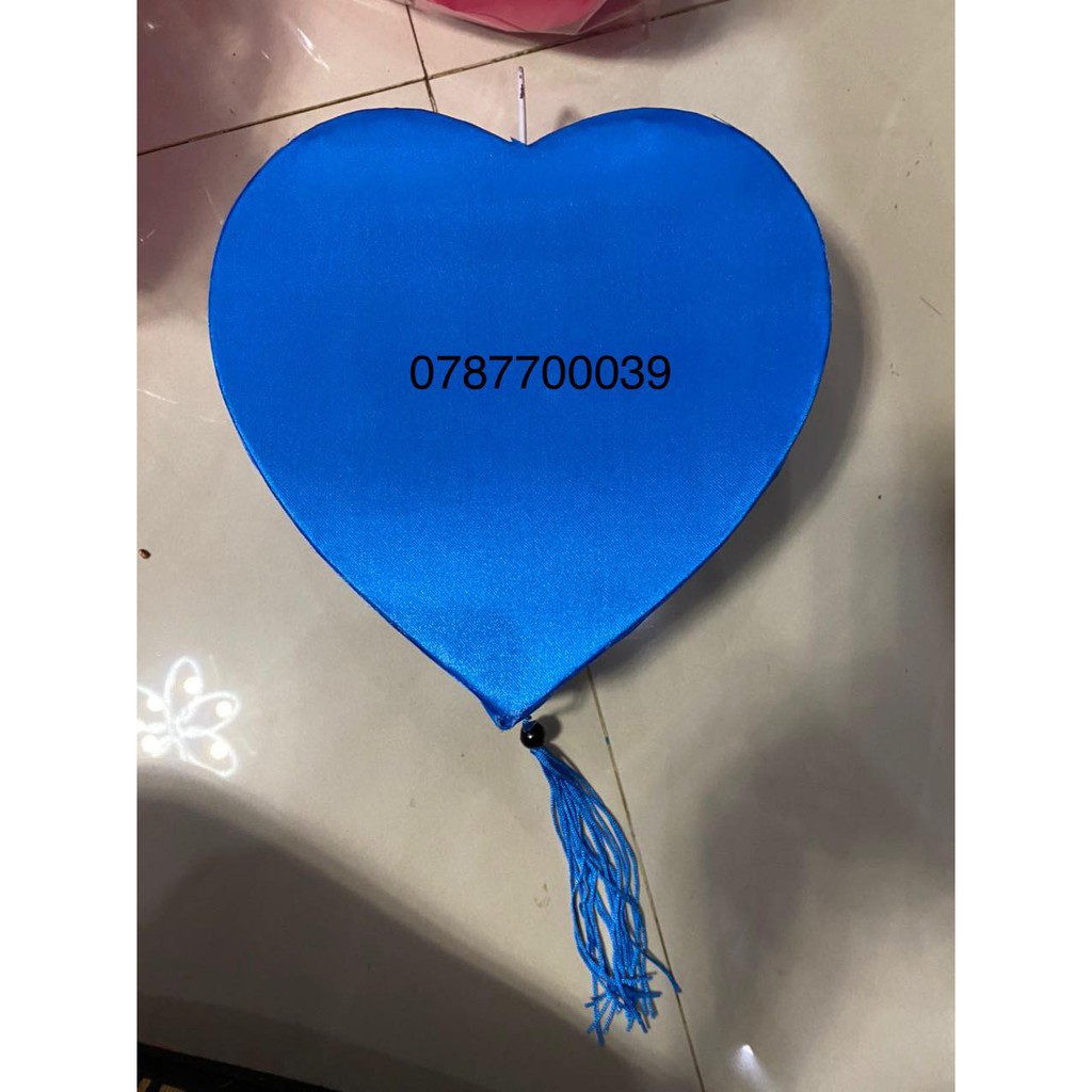 Lồng đèn tim nhiều màu có sẵn 20cm