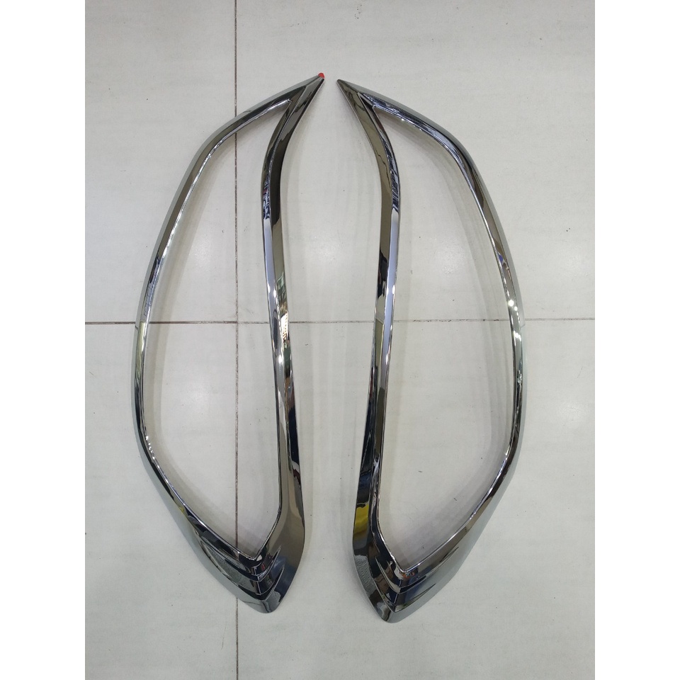 Ốp Viền Đèn Pha Hậu Xe Grand I10 Hatback đời 2014 đến 2022