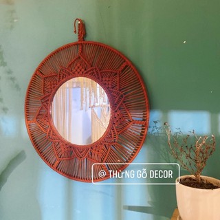 Gương macrame hoa sen màu cam đất