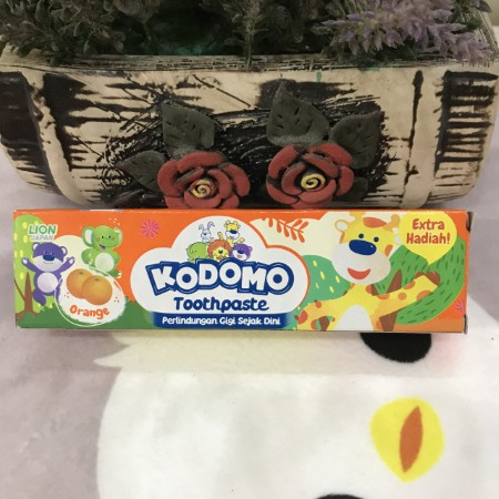 Kem đánh răng hương trái cây cho bé KODOMO - Tube 45g