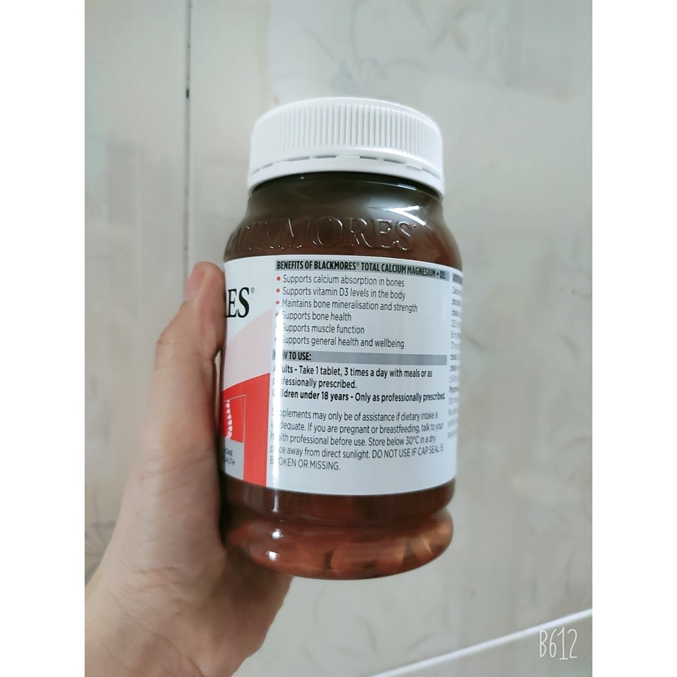 Viên uống bổ sung Canxi, Magie, D3, hỗ trợ xương khớp Total Calcium & Magnesium + D3 Blackmores Úc 200 viên