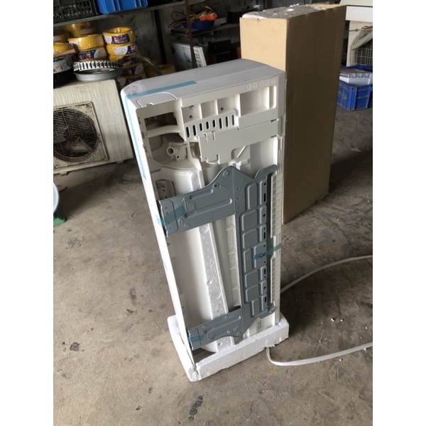 Vỏ máy lạnh panasonic pu9 mới