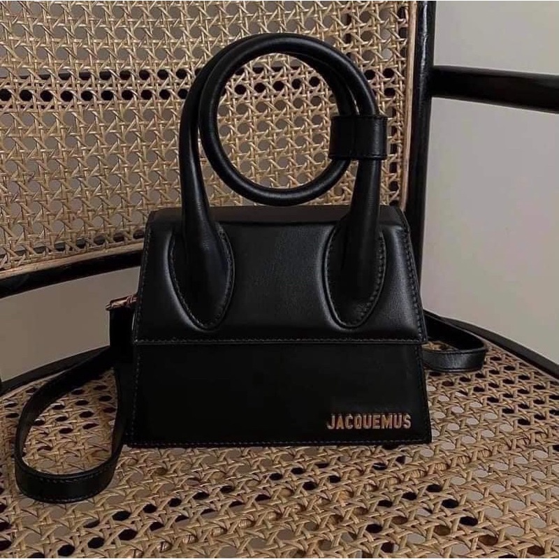 TÚI QUAI XOẮN JACQUEMUS
