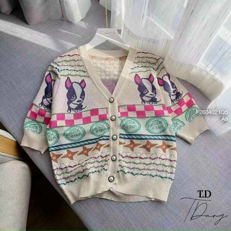 Áo len nút họa tiết phối hình chó cổ tim tay ngắn hàng Quảng Châu