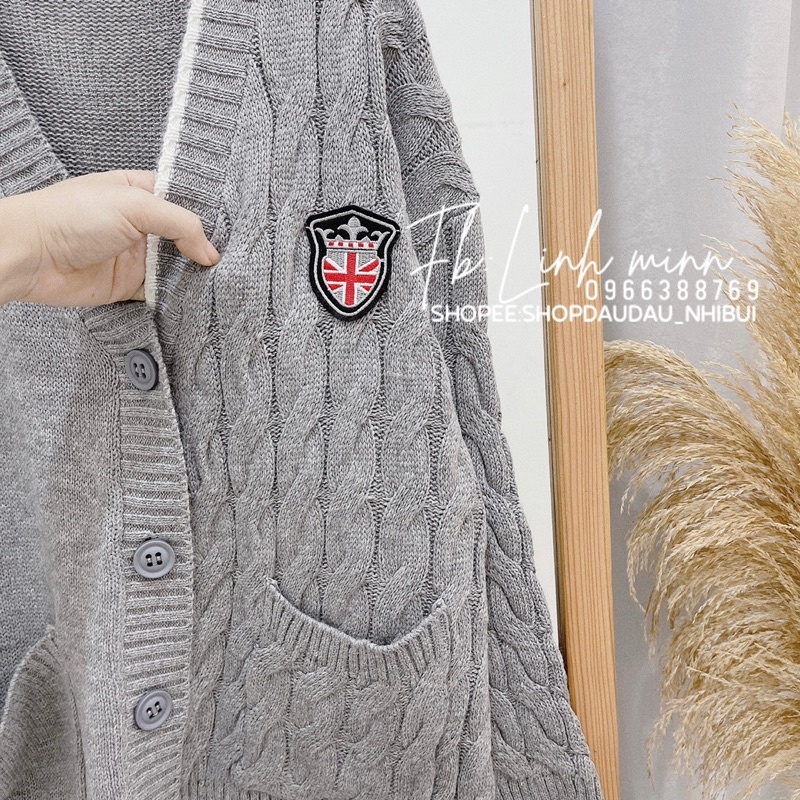 Áo khoác cadigan len xám huy hiệu siêu đẹp | BigBuy360 - bigbuy360.vn