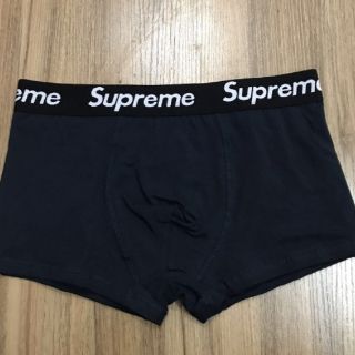 Đồ lót nam cao cấp Supreme để