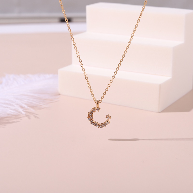 Vòng cổ mặt hình trăng khuyết thời trang cho bạn thân