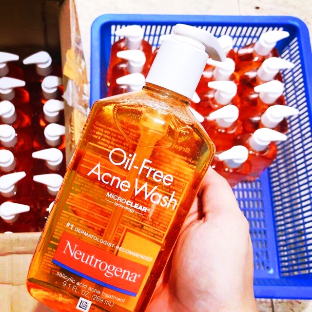 Sữa rửa mặt Neutrogena Oil-Free Acne Wash 269ml