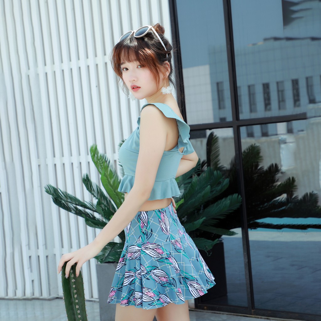 Bộ Đồ Bơi Nữ 2 Mảnh Áo Croptop Chân Váy Cạp Cao Kèm Quần Mặc Trong | BigBuy360 - bigbuy360.vn