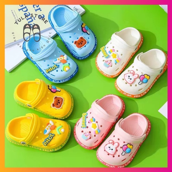 Dép sục kèm charm hình gấu thỏ cho bé trai bé gái, sục cross sticker siêu dễ thương Tulastore