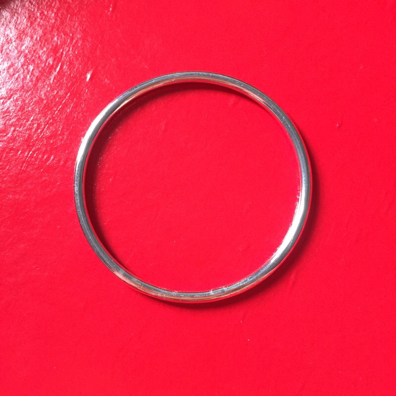 Vòng tay bạc loại đặc