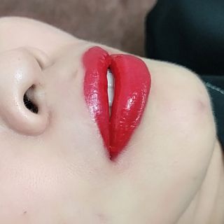 Mực Xăm Môi Bám Nhanh 30' Bong Đậm
