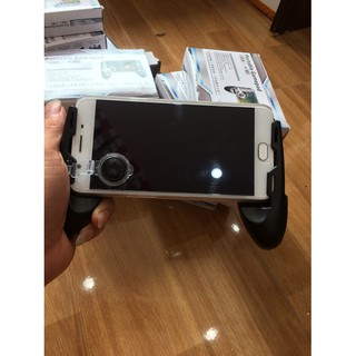 Tay giữ kèm Joystick chơi game trên điện thoại