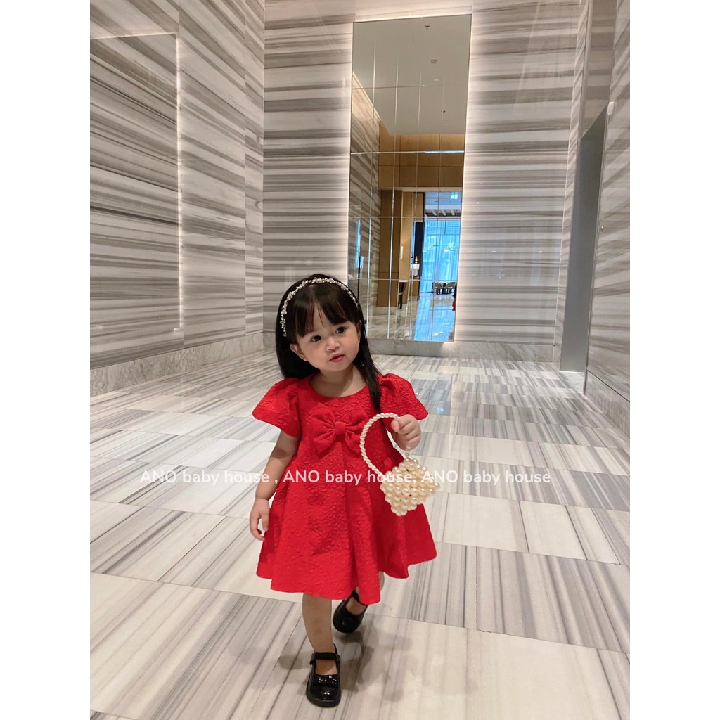 Váy đỏ phồng