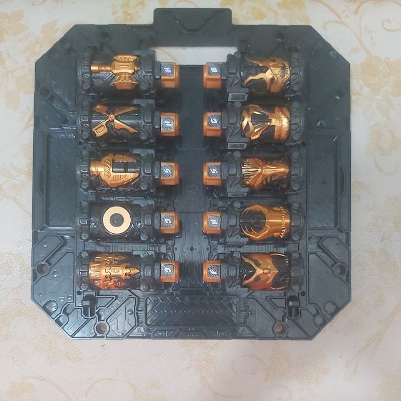 Đồ chơi full bottle (lost bottle đen)của series phim Siêu nhân Kamen rider build
