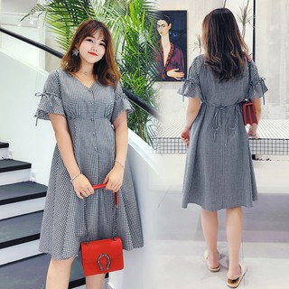 Váy kẻ dáng xòe cổ V cho người béo mập