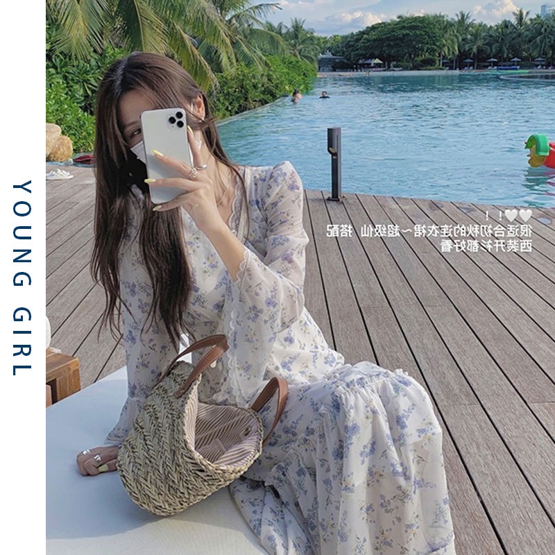 Váy hoa chiết eo nhẹ nhàng