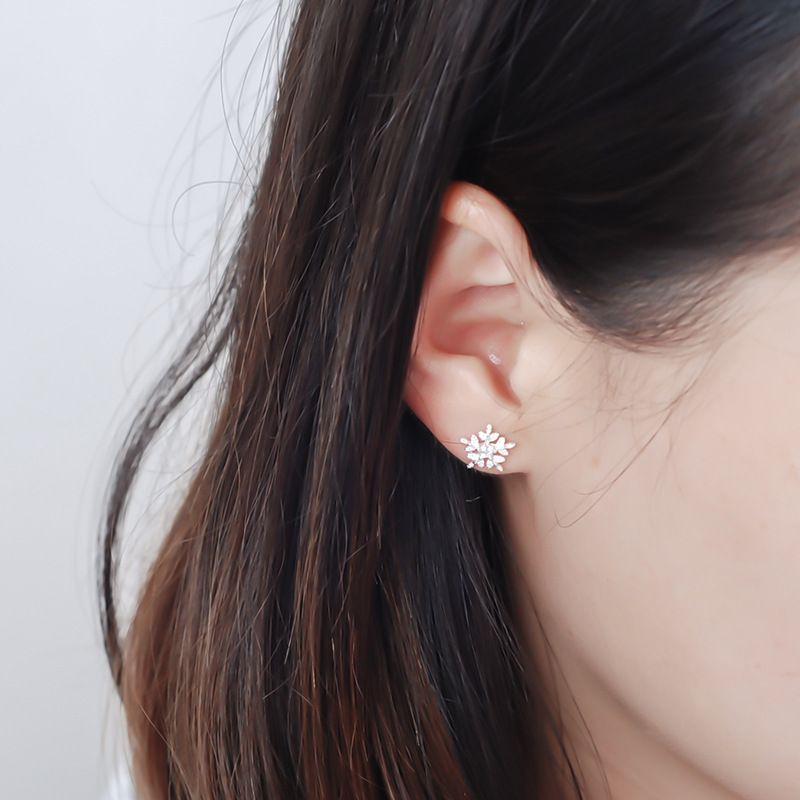 Hoa tại bạc S925 - Khuyên tai nữ bạc Ý hình bông tuyết dễ thương, thanh lịch ZaZa Accessories KT8002