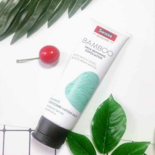 Tẩy da chết Swisse Skincare Bamboo Skin Refining Exfoliator