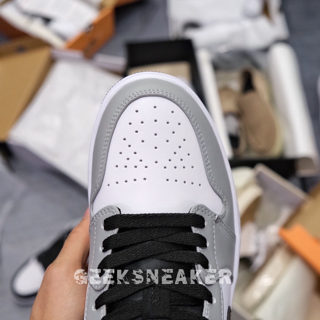 [GeekSneaker] Giày Sneaker Jordan 1 Low Light Smoke Grey