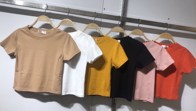 Áo phông croptop trơn ôm tôn dáng